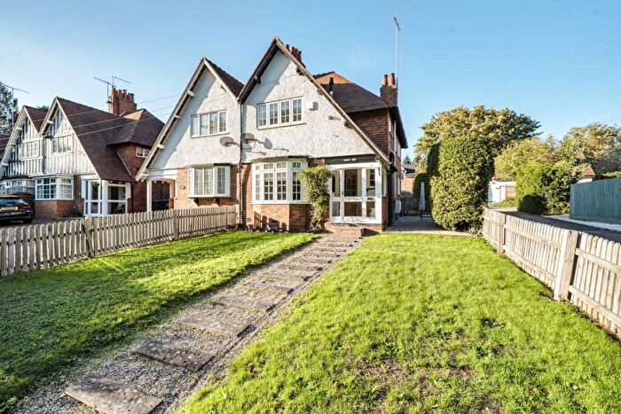 3 Bedroom Semi-Detached House To Rent In New Road, Henley-in-Arden, B95