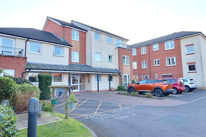 1 Bedroom Retirement Property For Sale In London Road, Cowplain, PO8