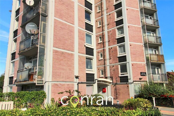 2 Bedroom Flat To Rent In Samuel Street, London, SE18