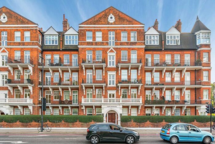 3 Bedroom Flat To Rent In Prince Of Wales Drive, Battersea, London, SW11