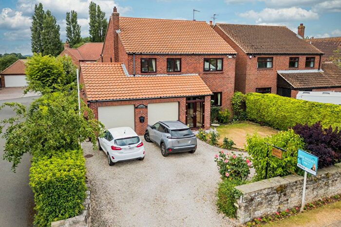 4 Bedroom Detached House For Sale In Hillam Road, Gateforth, YO8