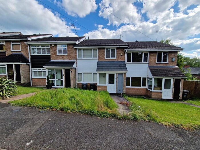 3 Bedroom Terraced House For Sale In Hollow Croft, Birmingham, West Midlands, B31