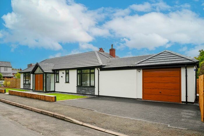 3 Bedroom Bungalow To Rent In Kingsbury Avenue, Bolton, Greater Manchester, BL1