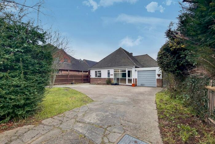 3 Bedroom Bungalow To Rent In Blackbrook Lane, Bromley, BR1