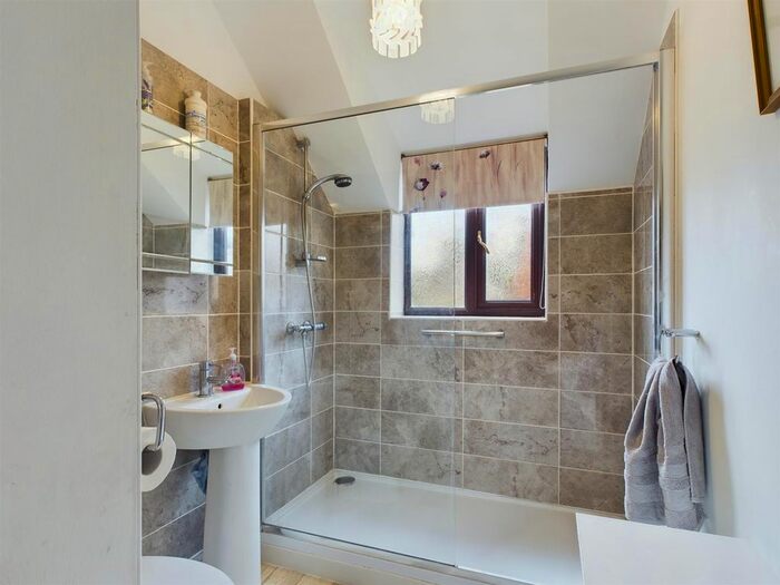 2 Bedroom Flat For Sale In Cliff Drive, Cromer, NR27