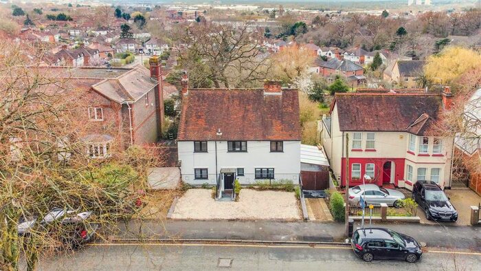 4 Bedroom Detached House For Sale In Northcourt Avenue, Reading, RG2