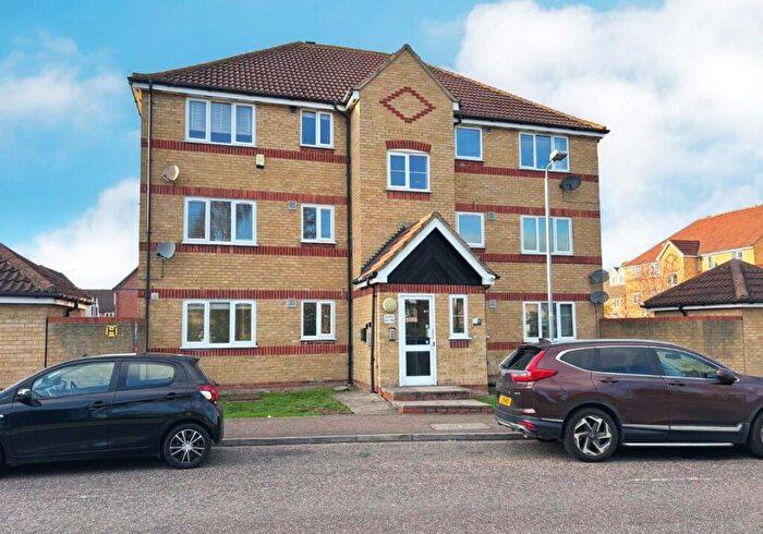 2 Bedroom Flat For Sale In Lewes Close, Grays, Essex, RM17