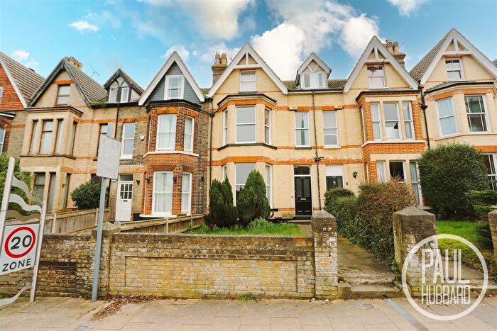 7 Bedroom Terraced House For Sale In London Road South, Kirkley, NR33