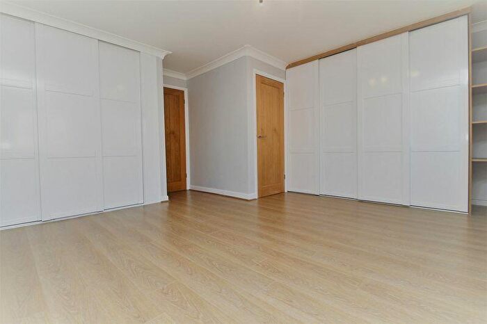 1 Bedroom Flat To Rent In Queen Alexandra Road, High Wycombe, HP11