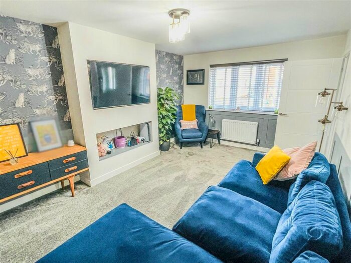 4 Bedroom Detached House To Rent In Whatling Way, Cam, Dursley, GL11