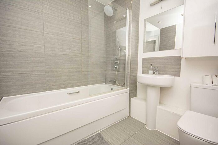 3 Bedroom Flat To Rent In Capitol Way, London, NW9