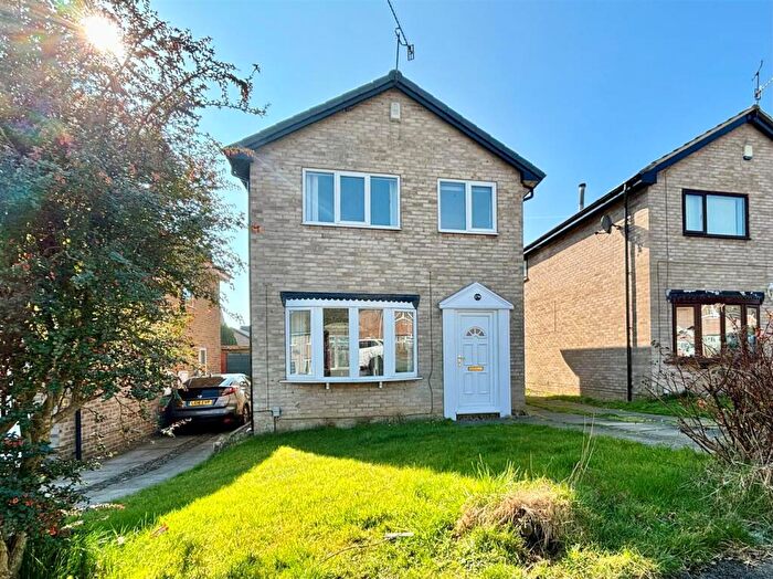 3 Bedroom Detached House For Sale In Hunters Park Avenue, Clayton, Bradford, BD14