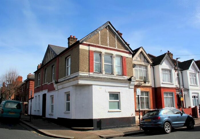 Studio To Rent In Chertsey Street, London, SW17