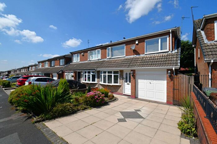 3 Bedroom Semi-Detached House For Sale In Ellenor Drive, Tyldesley, M29