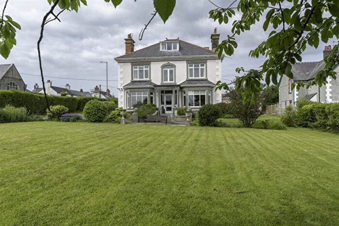 6 Bedroom House For Sale In Amlwch Road, Benllech, Tyn-Y-Gongl, LL74