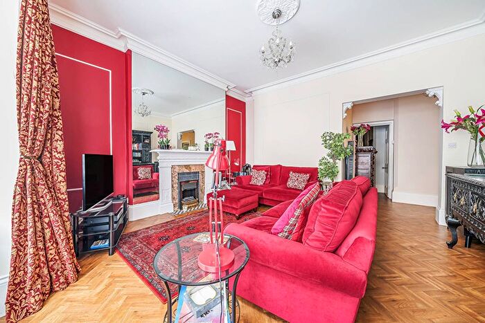 3 Bedroom Flat For Sale In Carlisle Place, Westminster, London, SW1P