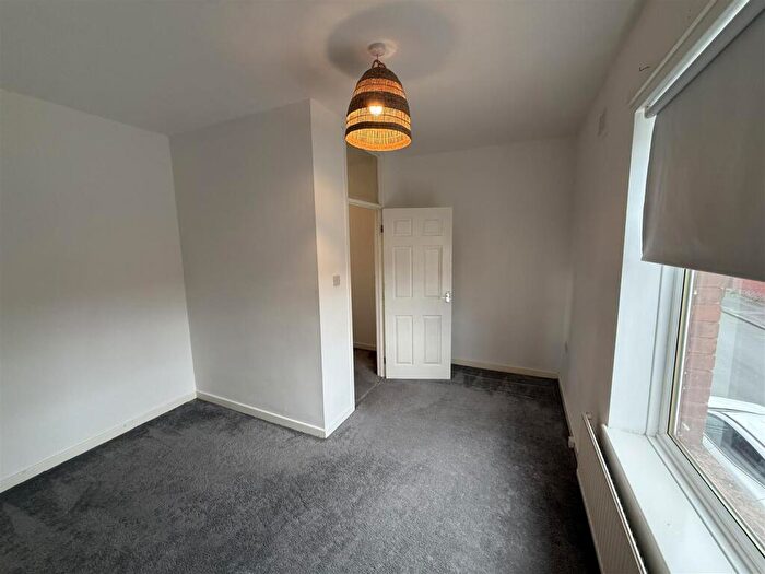 2 Bedroom Terraced House For Sale In Stoneleigh Street, Oldham, OL1