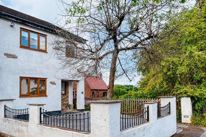 3 Bedroom Detached House For Sale In Apethorn Lane, Gee Cross, Hyde, SK14
