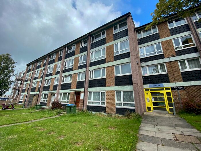 3 Bedroom Maisonette To Rent In Samuel Street, London, SE18