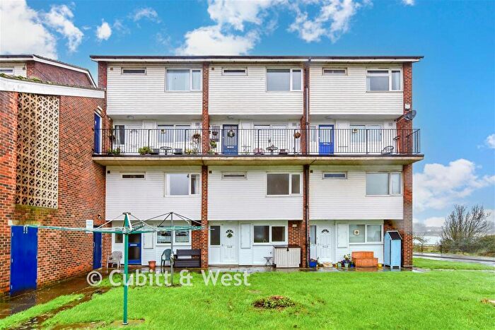 3 Bedroom Ground Maisonette For Sale In Finch Road, Southsea, Hampshire, PO4