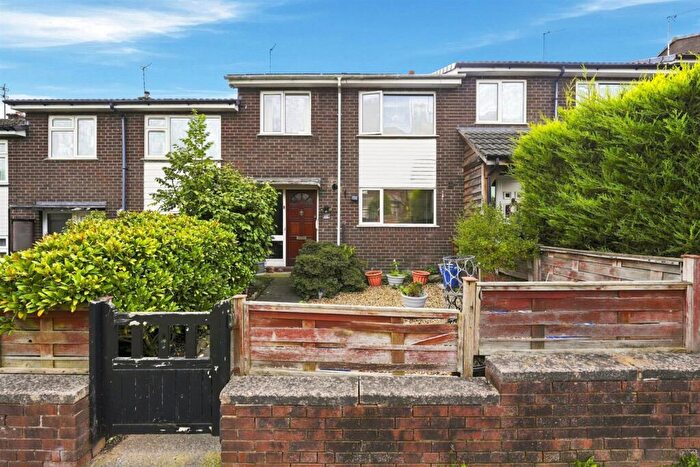 3 Bedroom Terraced House For Sale In Stoneleigh Close, Macclesfield, SK10