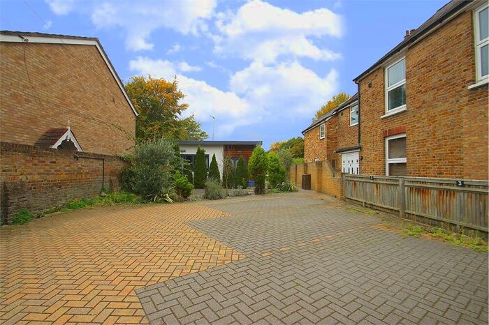 Studio To Rent In Albany Road, Old Windsor, SL4