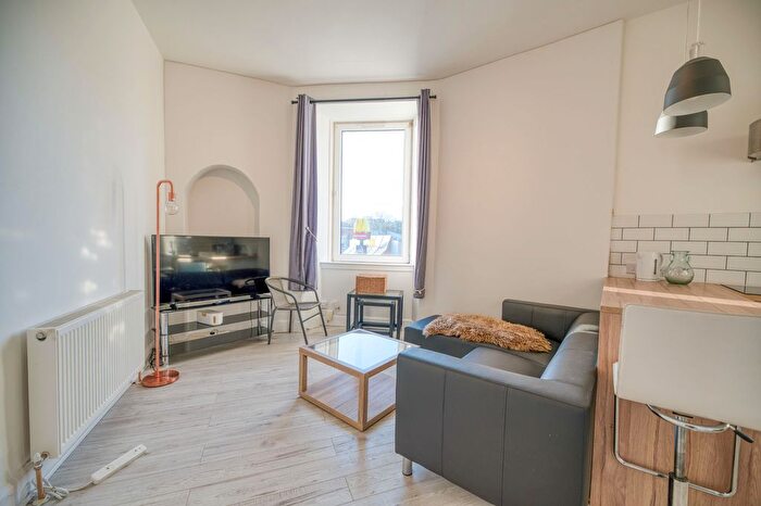 2 Bedroom Flat To Rent In Gorgie Road, Edinburgh, EH11