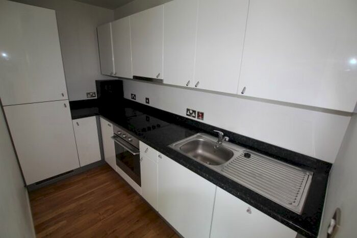 2 Bedroom Flat To Rent In Alexandra Tower, 19 Princes Parade, City Centre, Liverpool L3