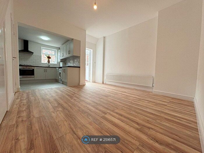 3 Bedroom Terraced House To Rent In Fairfield Street, Salford, M6