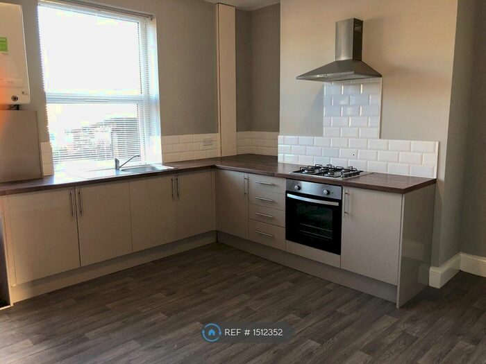 3 Bedroom Terraced House To Rent In Fell Lane, Keighley, BD22