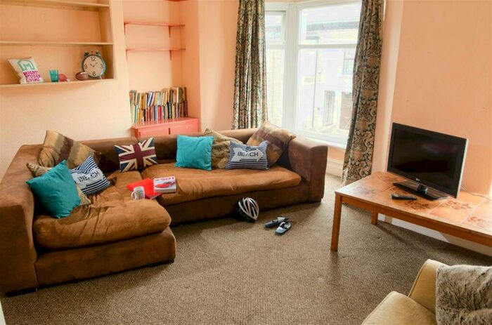 6 Bedroom Private Hall To Rent In Blades Street, Lancaster, LA1