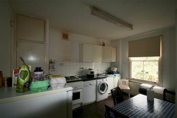 2 Bedroom Town House To Rent In Loughborough Road, Brixton, SW9