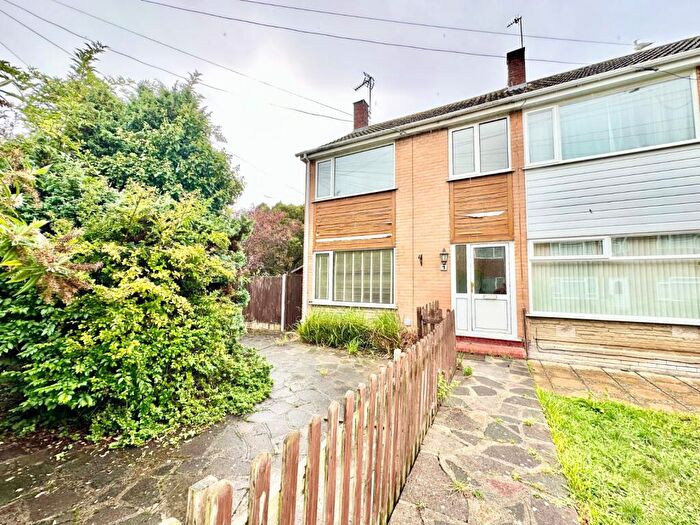 3 Bedroom End Of Terrace House To Rent In Priory Close, Broadstairs, Kent, CT10