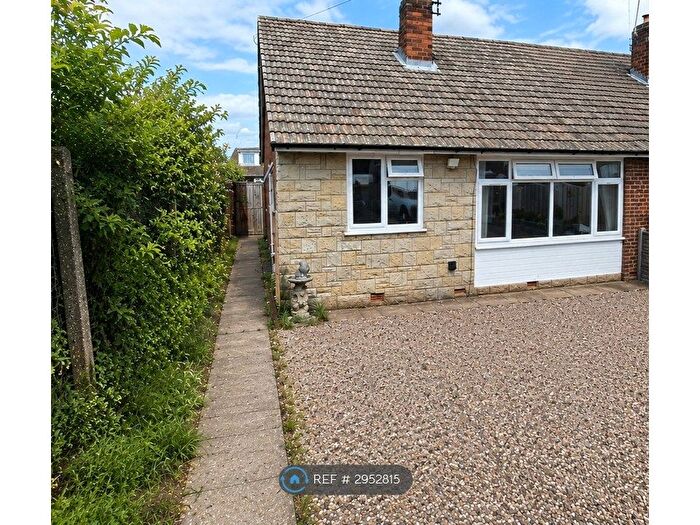 2 Bedroom Bungalow To Rent In Cross Walk, Oldbury, B69