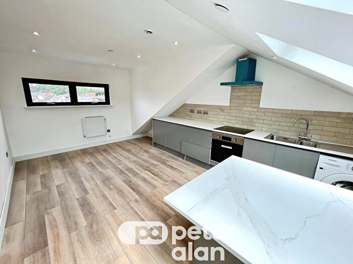 2 Bedroom Flat To Rent In Cowbridge Road East, CF5