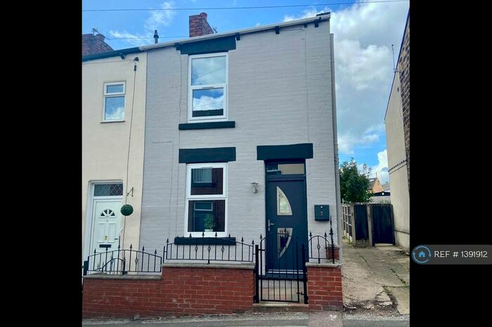 2 Bedroom End Of Terrace House To Rent In New Street, Mapplewell, Barnsley, S75