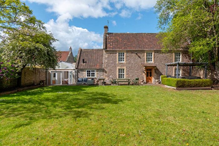 4 Bedroom Country House To Rent In The Square, Wellow, BA2