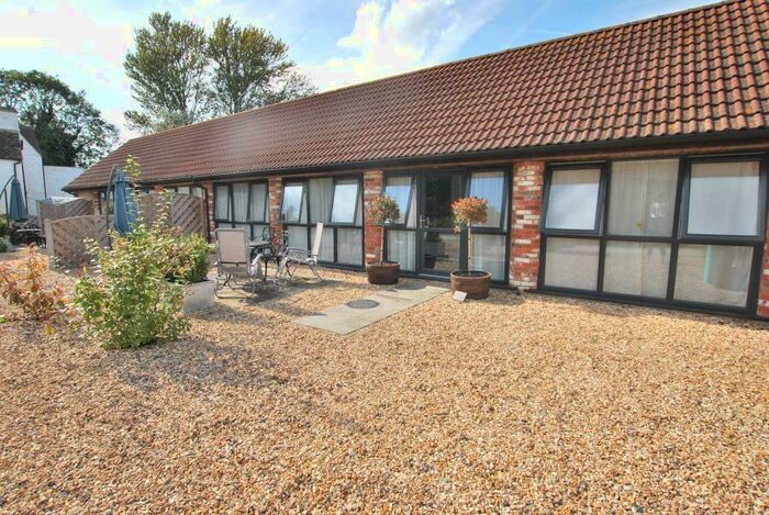 2 Bedroom Cottage To Rent In Lawn Farm, Malmesbury, SN16