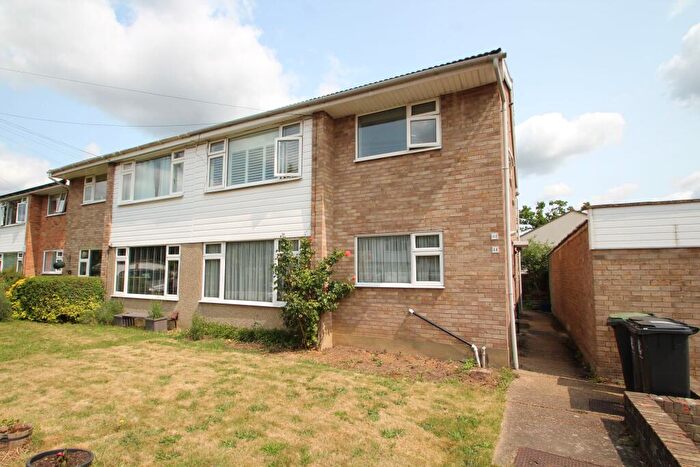 2 Bedroom Maisonette To Rent In Valley Close, Loughton, IG10