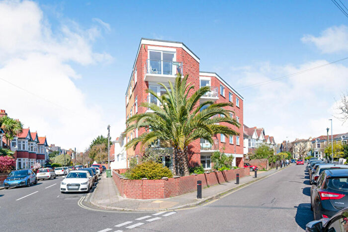 2 Bedroom Flat To Rent In Lennox Road South, Southsea, Hampshire, PO5