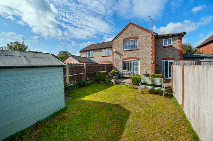 3 Bedroom Semi-Detached House For Sale In Lions Field, Oakhanger, Hampshire, GU35