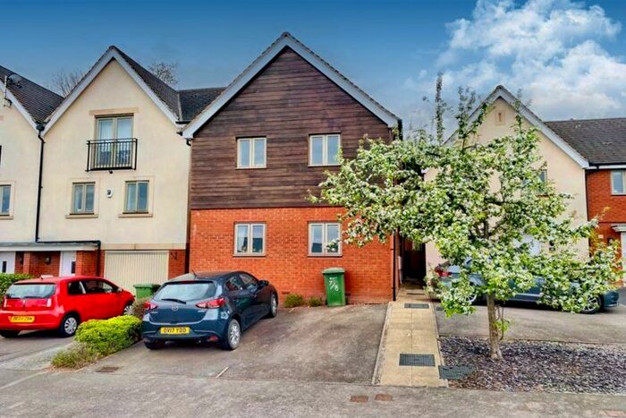 2 Bedroom Flat To Rent In Campbell Road, HR1