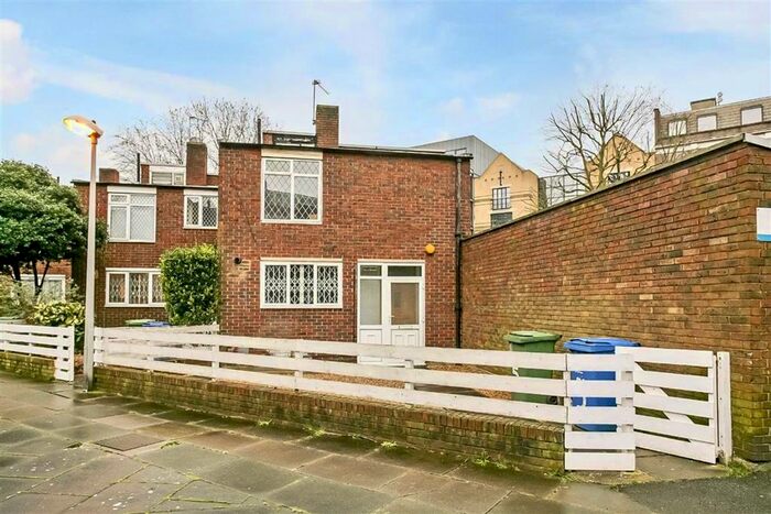 4 Bedroom Semi-Detached House To Rent In Cranfield Row, Gerridge Street, London, SE1