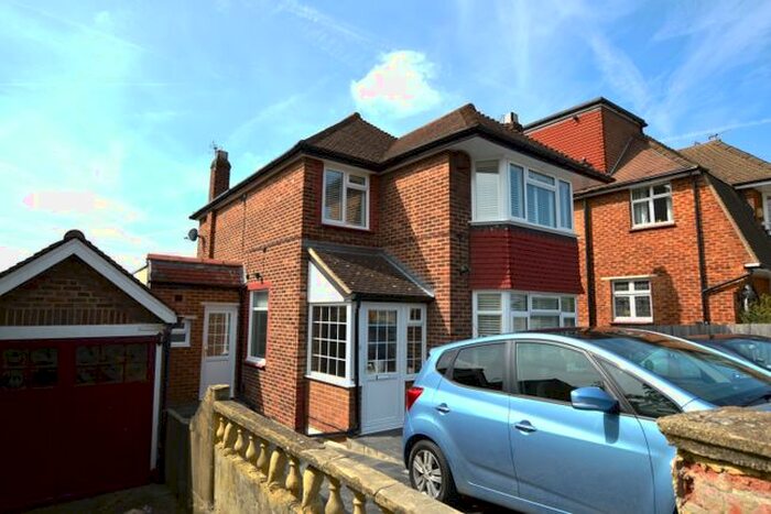 Studio To Rent In Waddington Way, London SE19