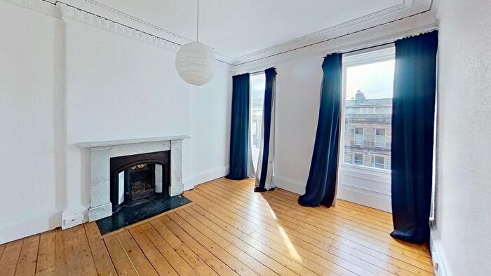 4 Bedroom Flat To Rent In East Claremont Street, Edinburgh, EH7