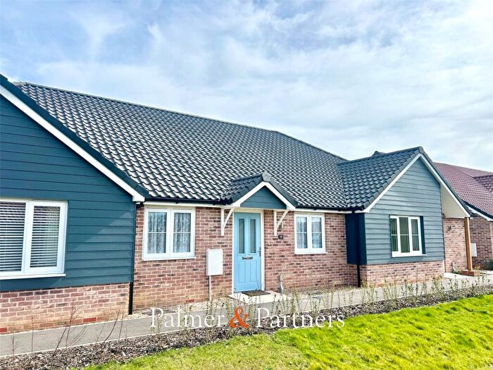 2 Bedroom Bungalow For Sale In Parkgate Corner, Little Clacton, Clacton-on-Sea, Essex, CO16