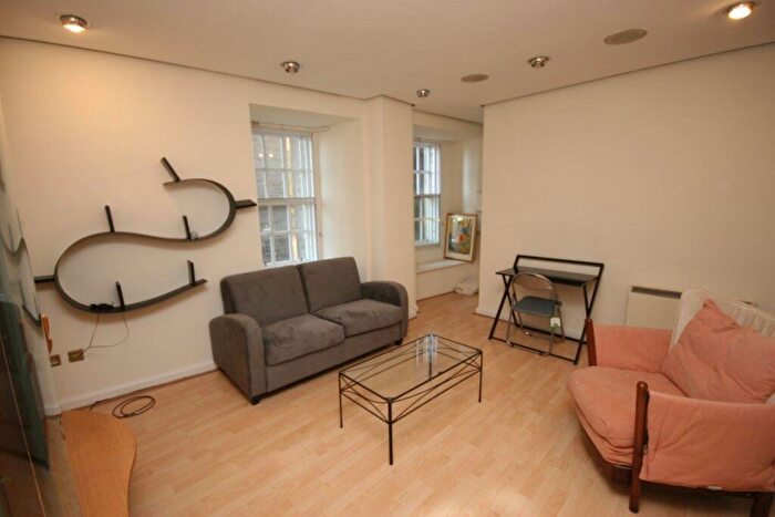1 Bedroom Flat To Rent In The Mound, Old Town, Edinburgh, EH1