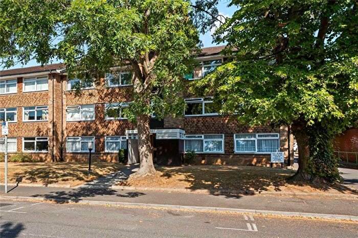 2 Bedroom Flat For Sale In Stanley Road, Sutton, SM2