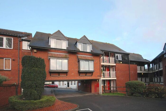 1 Bedroom Flat To Rent In The Mount, Guildford, GU2