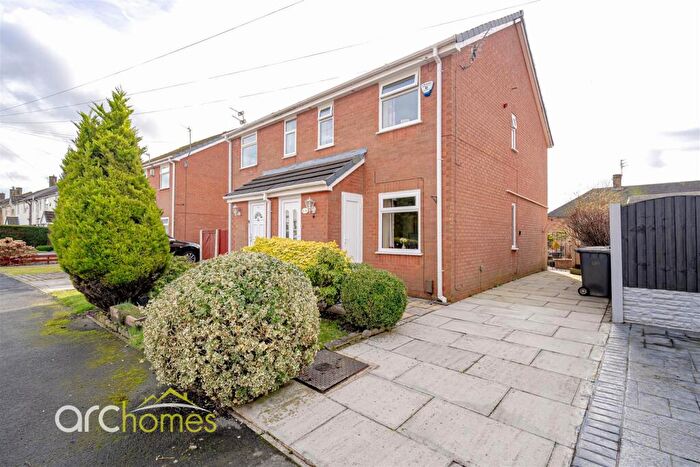 2 Bedroom Semi Detached House For Sale In Everest Road, Atherton, Manchester, M46